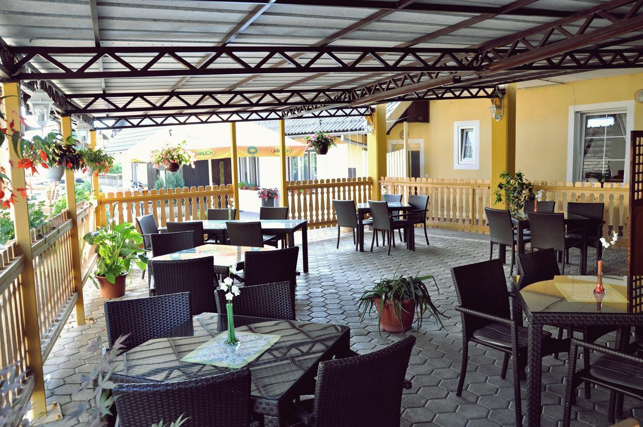 Guesthouse Osvald Zirovnica Extérieur photo
