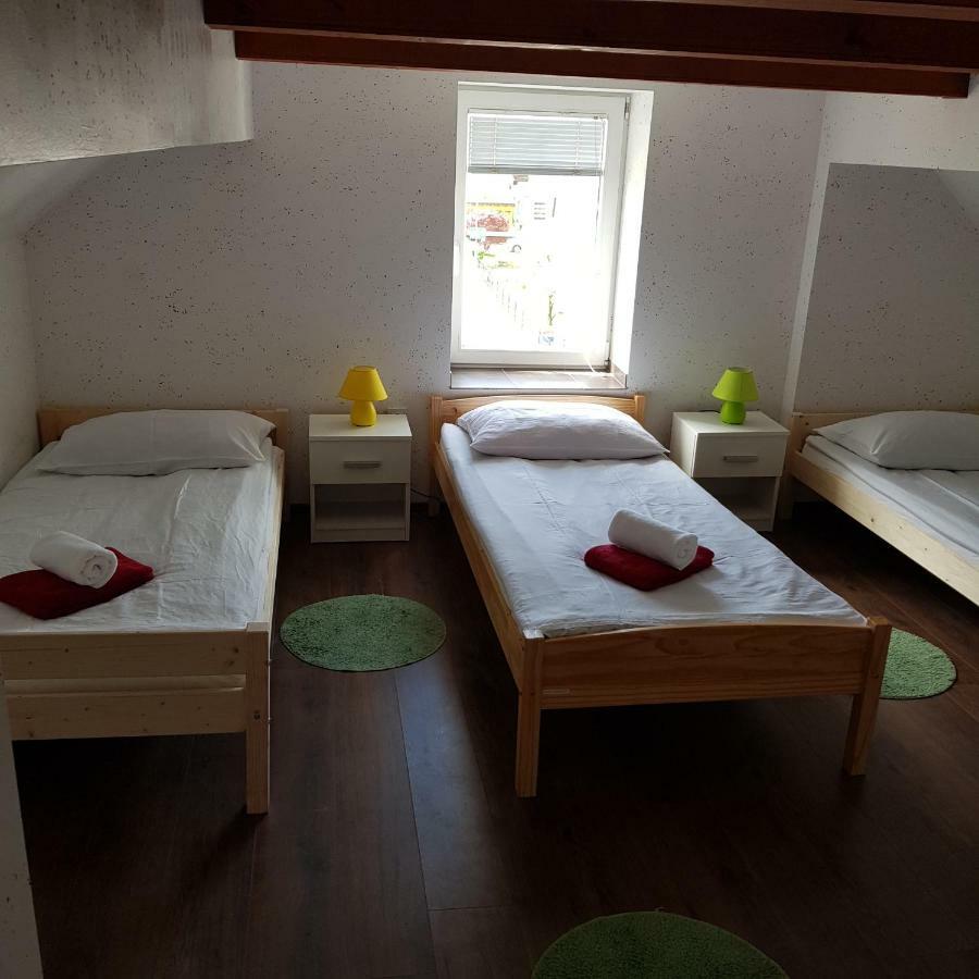 Guesthouse Osvald Zirovnica Extérieur photo