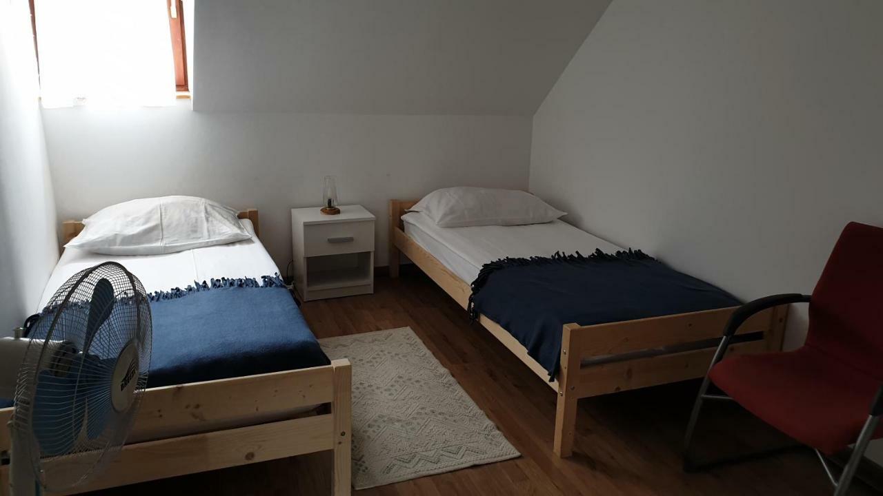 Guesthouse Osvald Zirovnica Extérieur photo