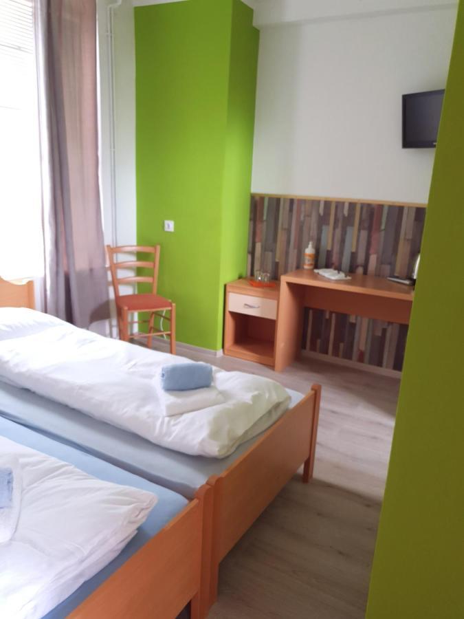 Guesthouse Osvald Zirovnica Extérieur photo