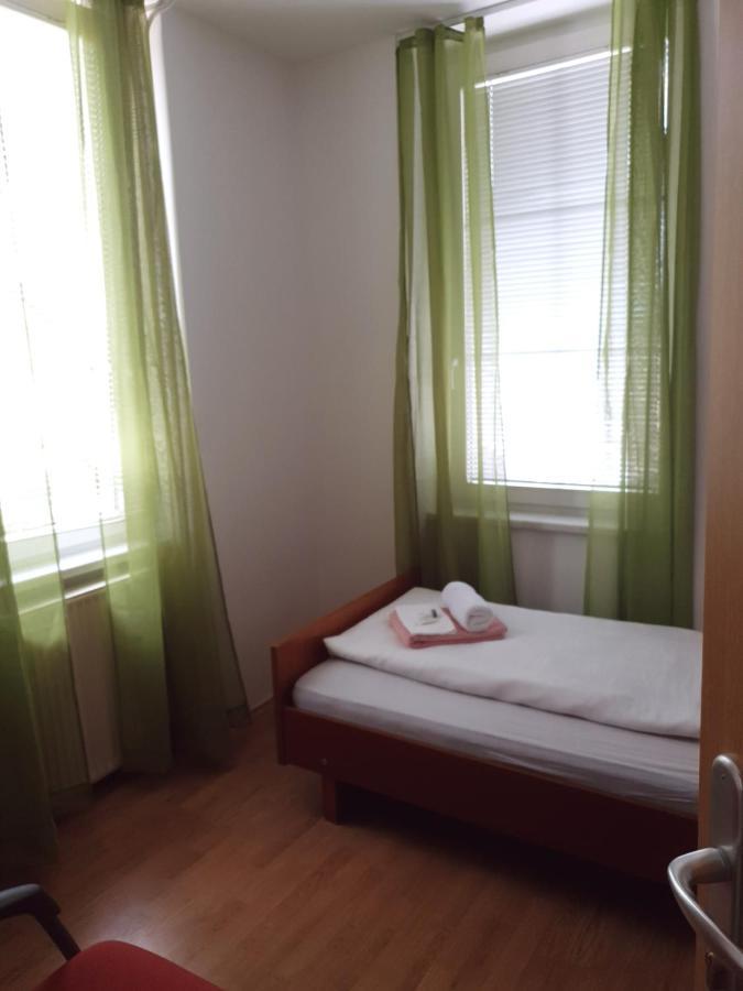 Guesthouse Osvald Zirovnica Extérieur photo